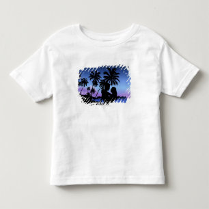 Camiseta Infantil Silhueta de um casal que abraça na praia