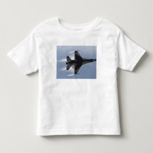 Camiseta Infantil Um falcão F-16 de combate puxa G altos