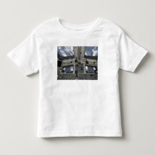 Camiseta Infantil Uma vista do interior da plataforma de vôo