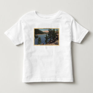 Camiseta Infantil Vista do lago através dos pinhos