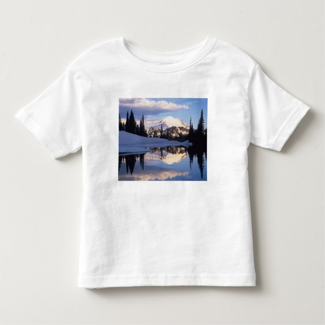 Camiseta Infantil WA, Monte Rainier NP, Monte Rainier e nuvens (Frente)