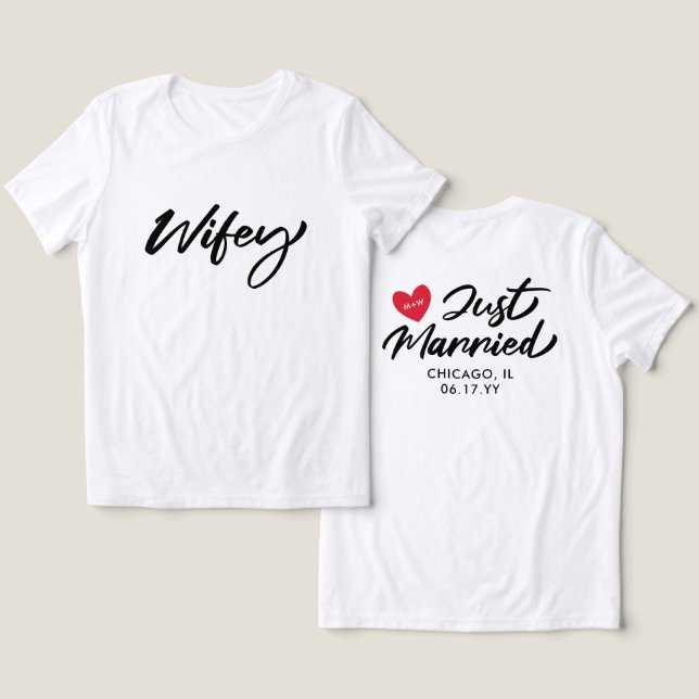 Camiseta Iniciais do Coração Vermelho Wifey Recem casados C (Design Frente e Verso)