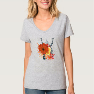 Camiseta Inseto vermelho e amarelo com flores