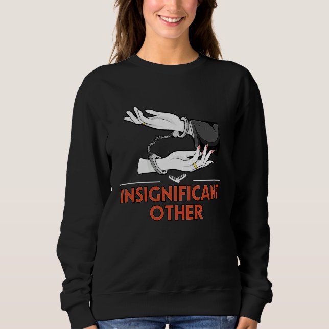 Camiseta Insignificant Other  Wedding Humor Bride and Groom (Frente)