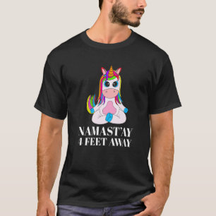 Camiseta Instrutor de Yoga Namast'ay a 4 Pés de Distância Y