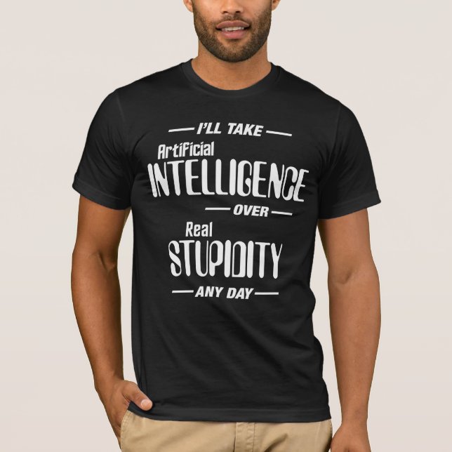 Camiseta Inteligência Artificial sobre Estupidez Real Engra (Frente)