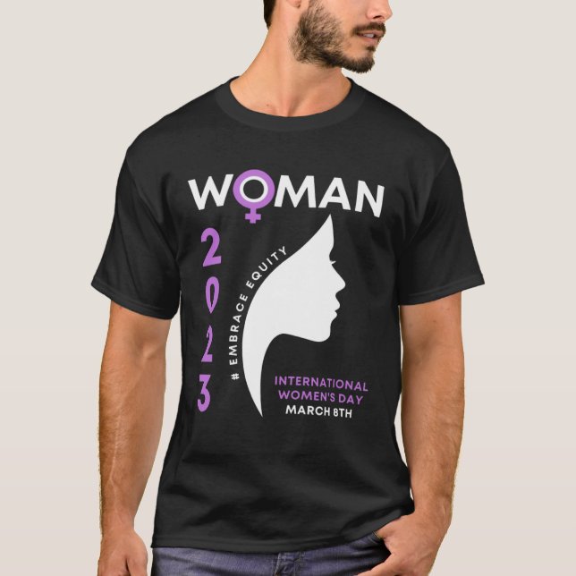 Camiseta International Women s Day 2023 Embrace Equity 8 3  (Frente)