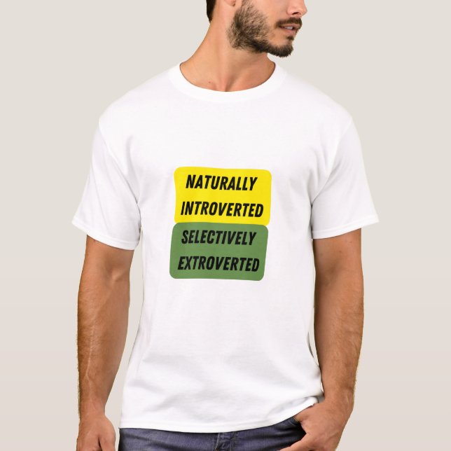 Camiseta Introduzida Seletivamente Naturalmente Extrovertid (Frente)