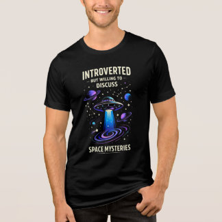 Camiseta Introvertido Mas Disposto a Discutir Mistérios Esp