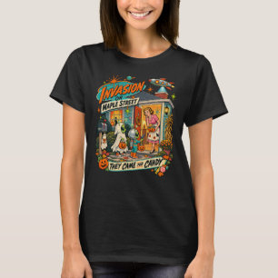 Camiseta Invasão na Rua Maple Retro Alien Halloween Mulher