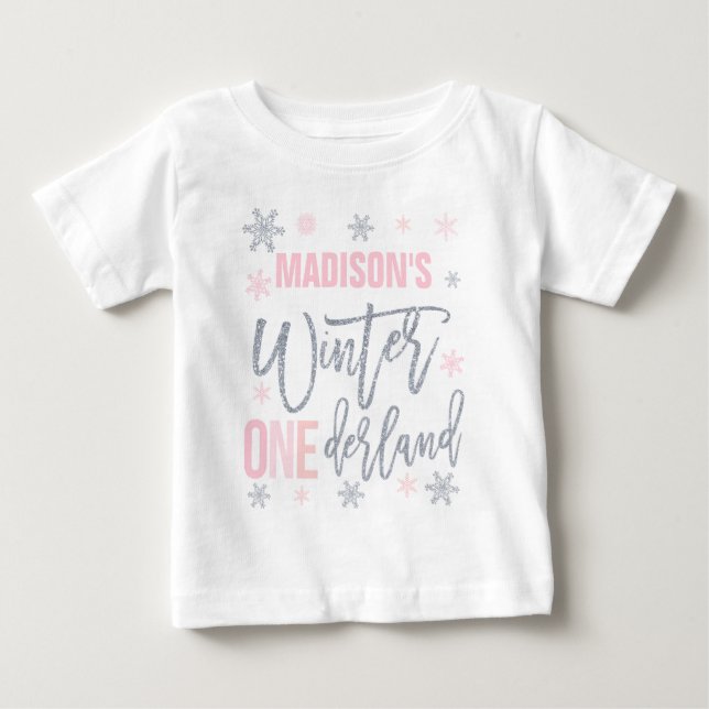 Camiseta Inverno ONEderland - primeiro aniversario rosa (Frente)