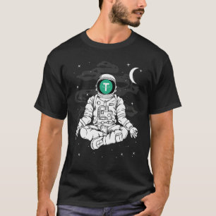 Camiseta Ioga de Astronauta Amarra Moeda Usdt à Criptomoeda