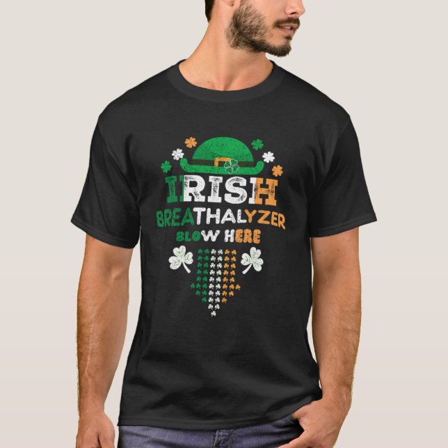 Camiseta Irish Breathalyzer Blow Here St Paddy s Day (Frente)