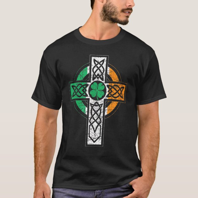 Camiseta Irish Celtic Knot Christian Cross Ireland Flag Sha (Frente)