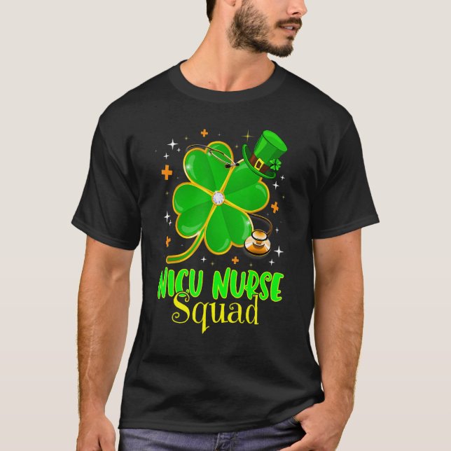 Camiseta Irish NICU Nurse Shamrock Squad Stethoscope St Pat (Frente)