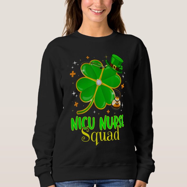 Camiseta Irish NICU Nurse Shamrock Squad Stethoscope St Pat (Frente)