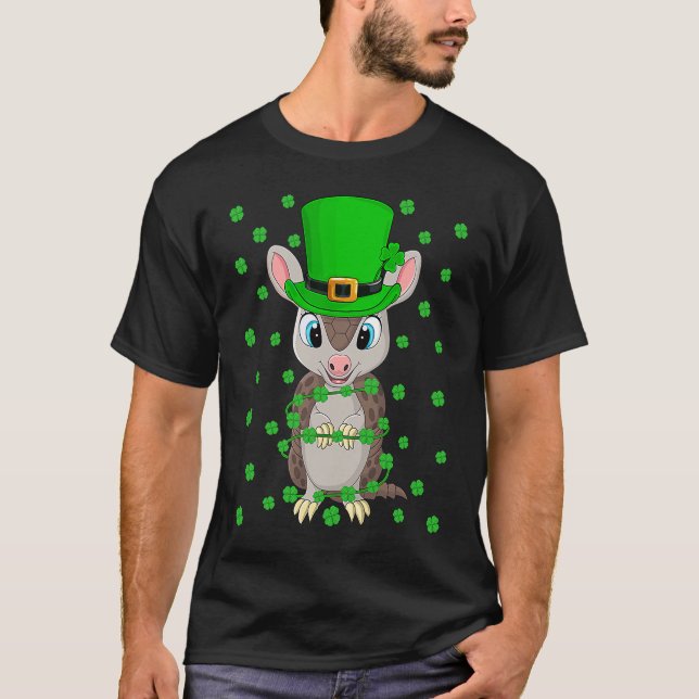 Camiseta Irish Shamrock Leprechaun Armadillo St Patrick's D (Frente)