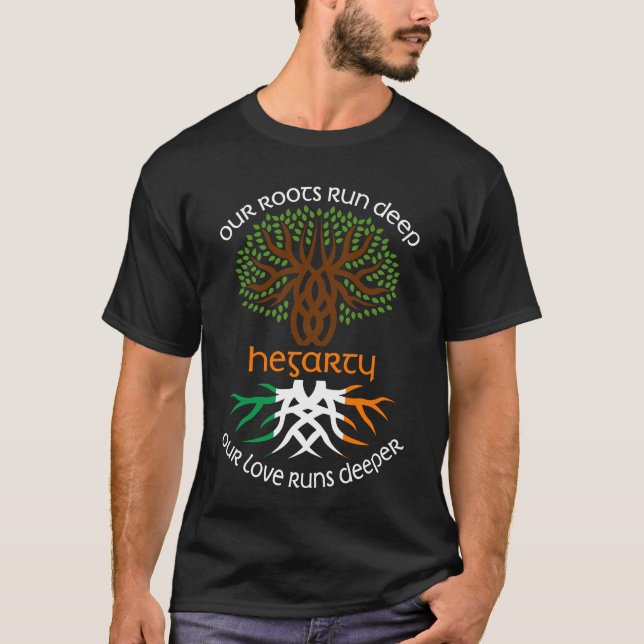Camiseta Irlandês HEGARTY Family Nome Nosso Amor É Mais Pro (Frente)