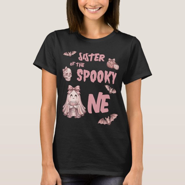 Camiseta Irmã do Assustador Festa Pinkoween Fofa (Frente)