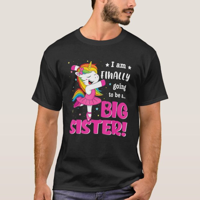 Camiseta Irmã Grande Finalmente Unicórnio Eu Vou Ser Um Gra (Frente)