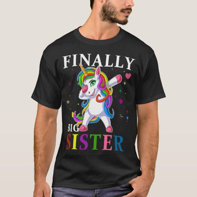 Camiseta irmã mais velha finalmente unicórnio (Frente)