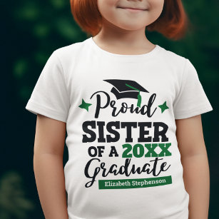 Camiseta Irmã Orgulhosa de um boné verde-formando 2022 T-