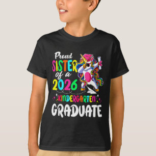 Camiseta Irmã orgulhosa de uma graduada da turma de 2026 do