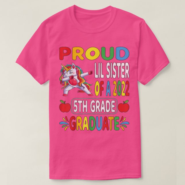 Camiseta Irmã Orgulhosa do Formando 5 2022 Dabbin (Frente do Design)