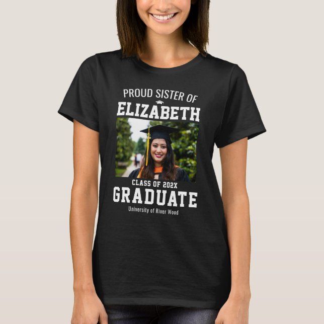 Camiseta Irmã Orgulhosa Nome do Graduado Personalizado (Frente)