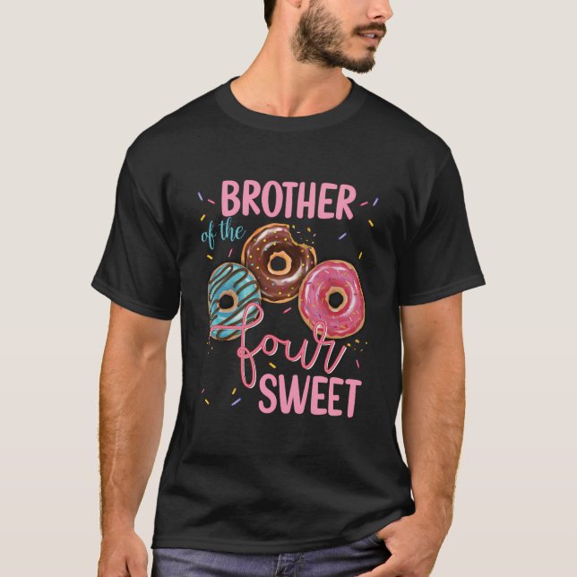 Camiseta Irmão Da Doce Festa de aniversário 4ª Rosquinha (Frente)