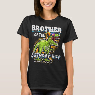 Camiseta Irmão da família Dinosa, o menino de aniversário