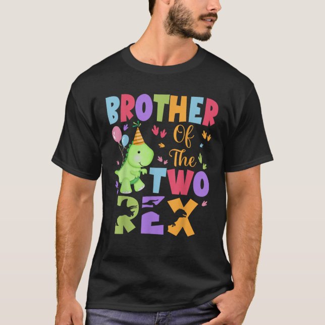 Camiseta Irmão Das Duas Mães Da Família Rex Birthday Dinosa (Frente)
