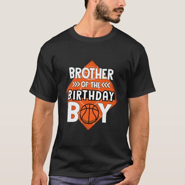 Camiseta Irmão Do Garoto De Aniversário Irmão Bysketbyll Bi (Frente)