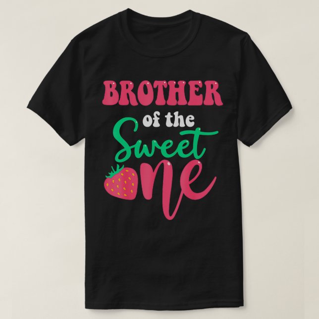 Camiseta Irmão do Sweet One Strawberry Summer First B (Frente do Design)