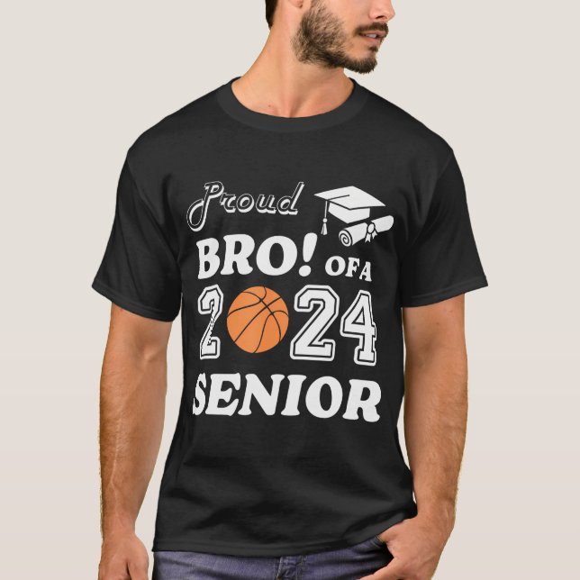 Camiseta Irmão Orgulhoso De Um Graduado De Basquete De 2024 (Frente)