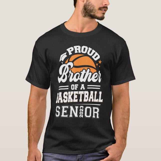 Camiseta Irmão Orgulhoso De Um Graduado De Mais velho De Ba (Frente)