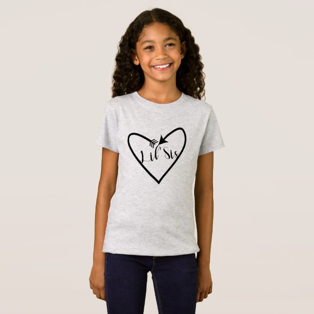 Camiseta Irmãzinha Pequena Script Crianças Coração de Seta  (Frente Completa)