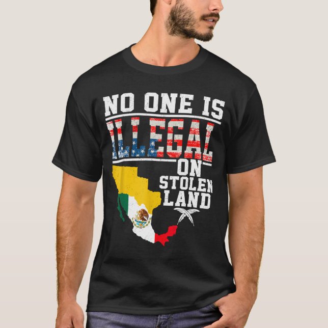 Camiseta Is Illegal On Stolen Land Native Americans  (Frente)
