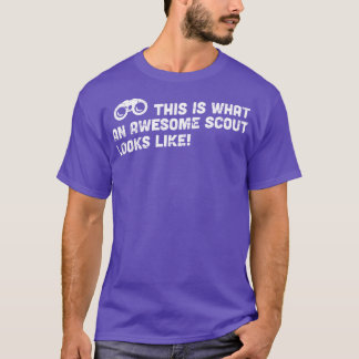 Camiseta ISTO É O QUE UM ESTRANHO branco