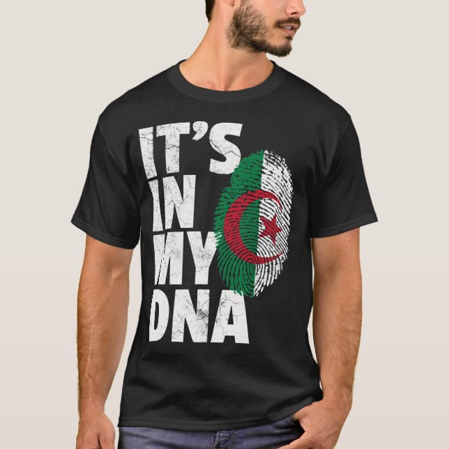Camiseta IT_S NO MEU DNA Argelina Homens da Argélia (Frente)