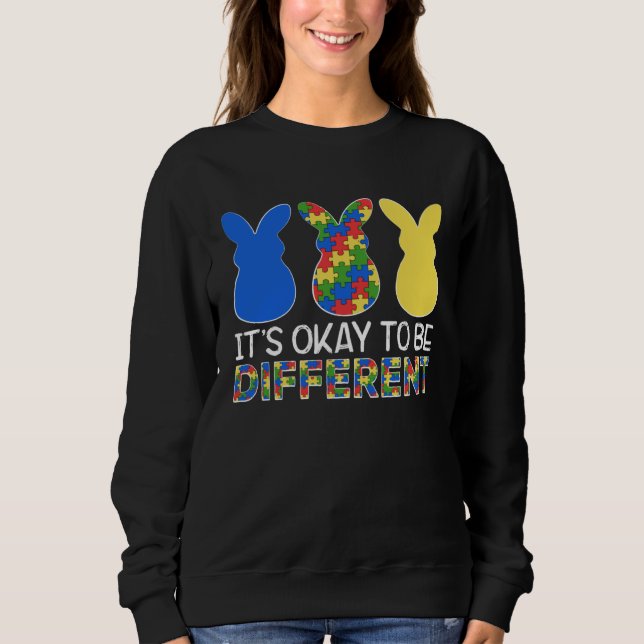 Camiseta It s OK To Be Different Autism Awareness Easter Bu (Frente)