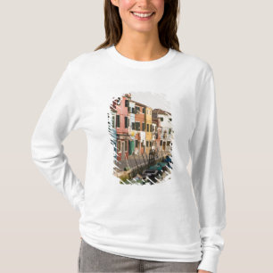 Camiseta Itália, Burano. Casas coloridas alinham um