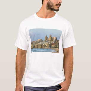 Camiseta Itália, Sicília, Cefalù, Vista com Duomo a partir 