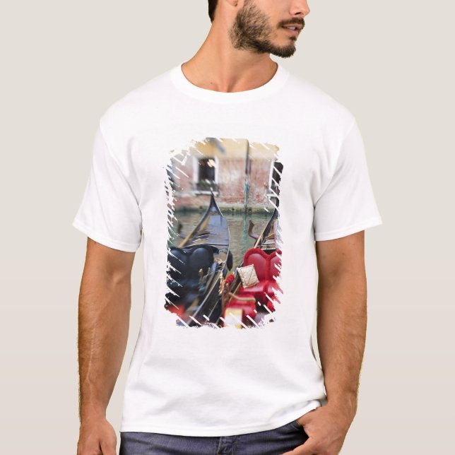 Camiseta Itália, Veneza, Foco Seletivo de Gondola nas 2 (Frente)