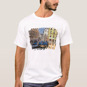 Camiseta Itália, Veneza, gondolas amarradas ao longo do ca