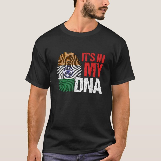 Camiseta Its In My DNA India Flag Country Fingerprint Patri (Frente)