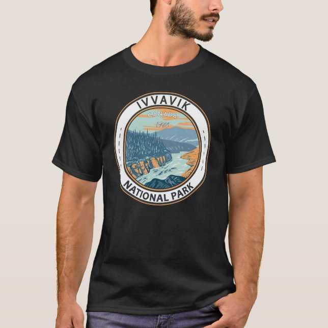 Camiseta Ivvavik National Park Canada Viagem Crachá Vintage (Frente)