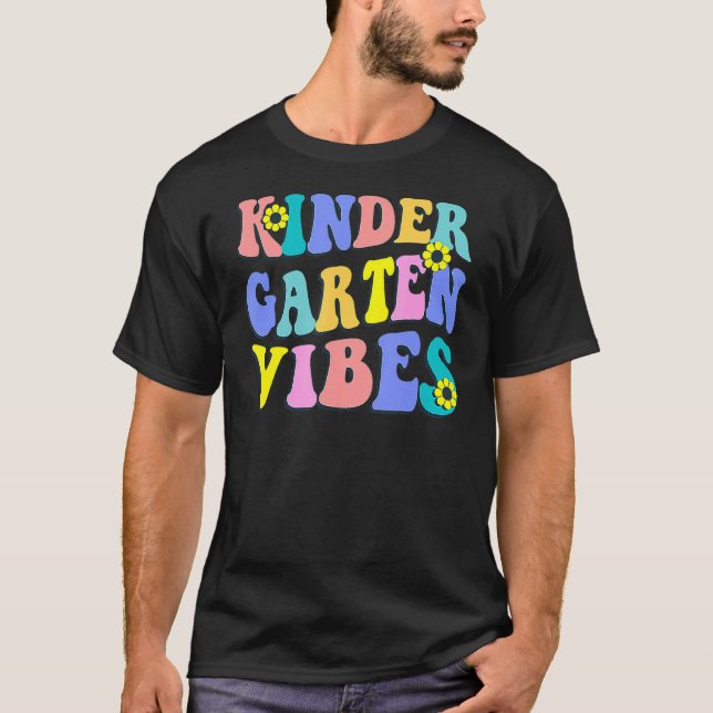 Camiseta Jardim de Infância Vibes Primeiro Dia Estudantes d (Frente)