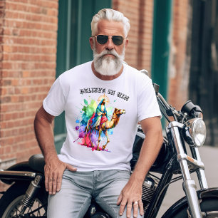 Camiseta Jesus cavalgando um camelo através de uma paisagem