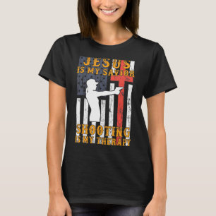 Camiseta Jesus é meu salvador atirando é minha terapia Hood